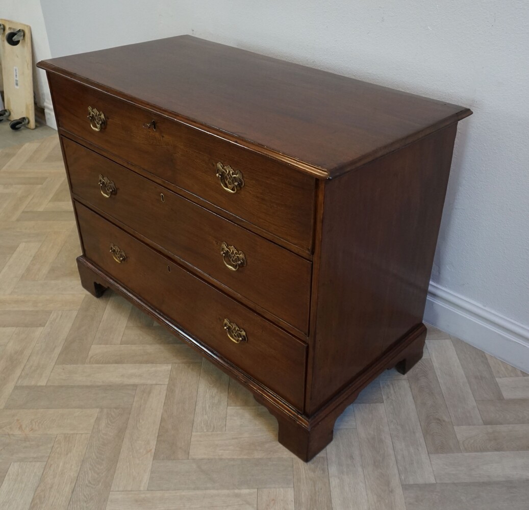 18th century mahogany chest of drawersSOLD