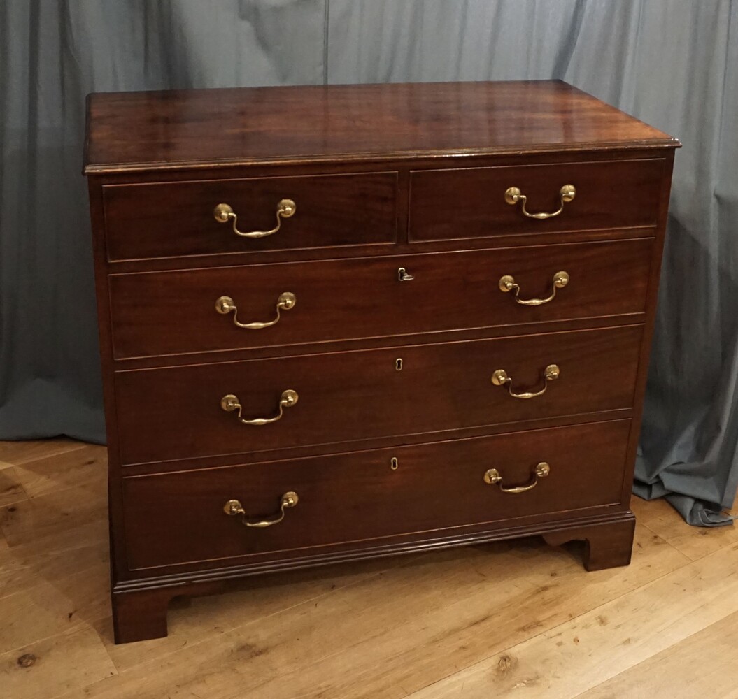 Georgian chest of drawers SOLD