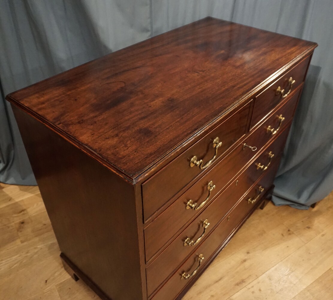 Georgian chest of drawers SOLD