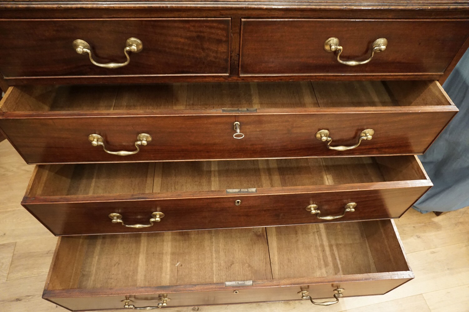 Georgian chest of drawers SOLD