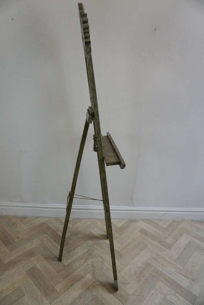 Large easel