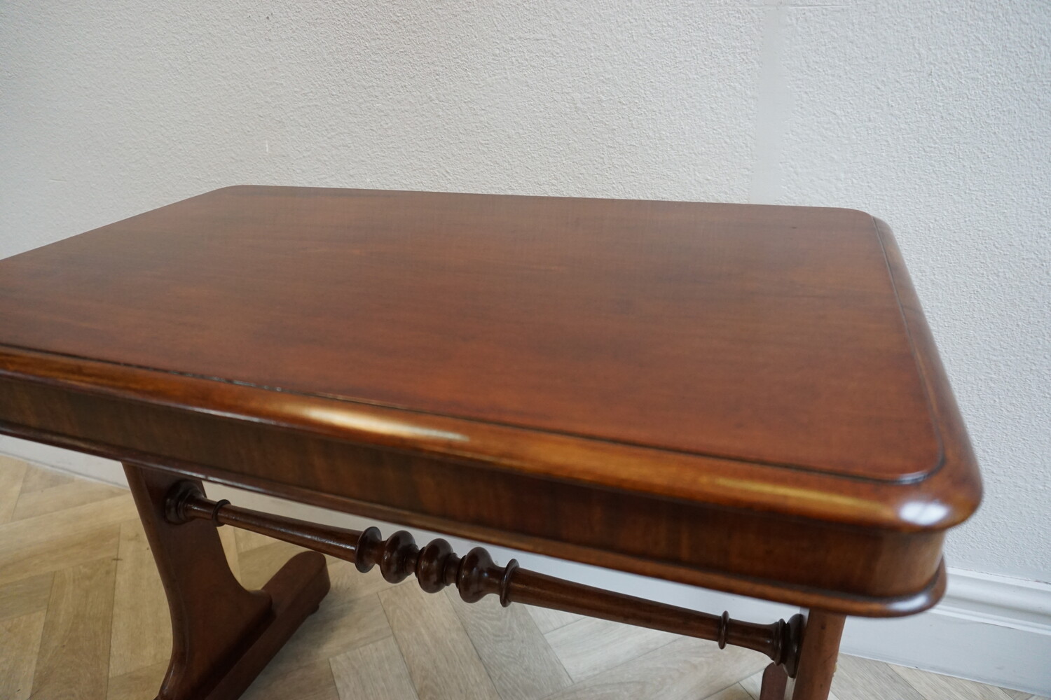 Regency sidetableSOLD